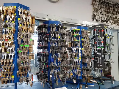 Dorabianie kluczy samochodowych, mieszkaniowych, sejfowych